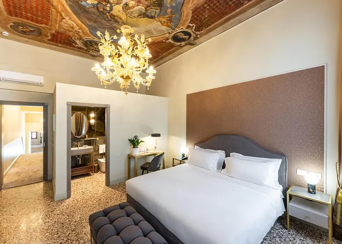 Palazzina Sardi Venice