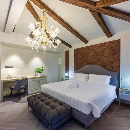 Palazzina Sardi מלון 4*